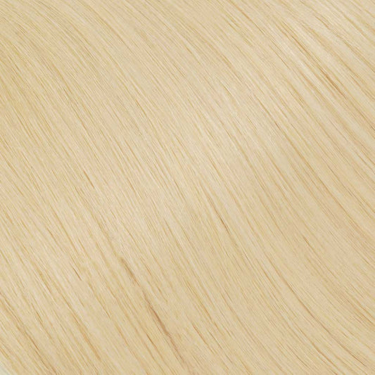 A cool beige blonde — understated and refined.
The most wearable blonde in the collection.